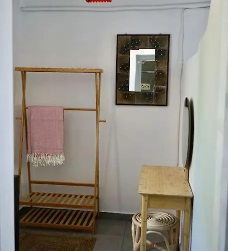 Apartment Follow Your Art