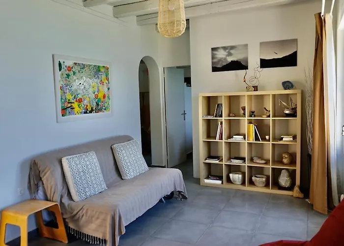Follow Your Art Apartment
