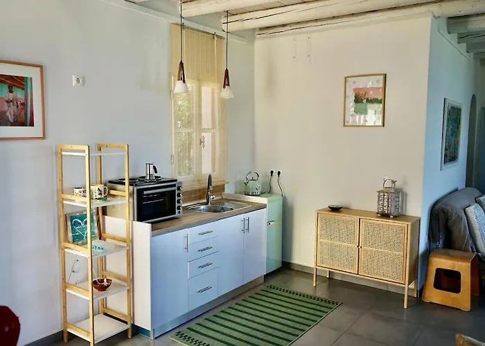 Follow Your Art Apartment *