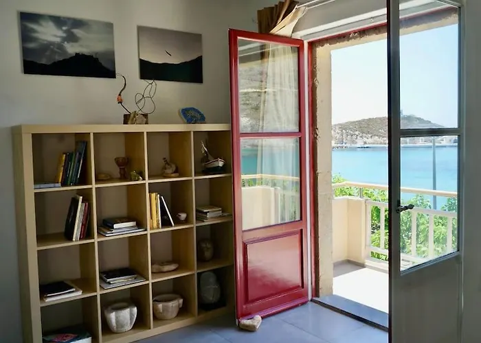 Apartment Follow Your Art *